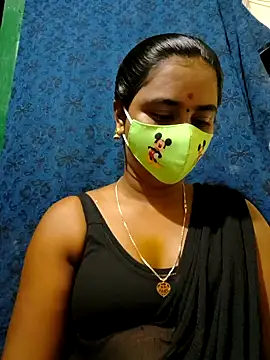 Snapshot of mini-queen chatting on September 13, 2025, 6:18 pm mini-queen online show from September 13, 2025, 6:18 pm