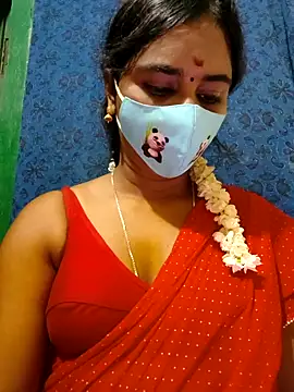 Snapshot of mini-queen chatting on September 14, 2025, 11:42 am mini-queen online show from September 14, 2025, 11:42 am