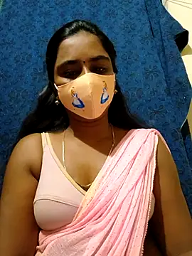 Snapshot of mini-queen chatting on September 18, 2025, 6:32 pm mini-queen online show from September 18, 2025, 6:32 pm