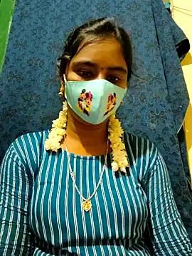 Snapshot of mini-queen chatting on September 22, 2025, 11:01 am mini-queen online show from September 22, 2025, 11:01 am