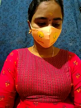 Snapshot of mini-queen chatting on October 4, 2025, 7:28 am mini-queen online show from October 4, 2025, 7:28 am