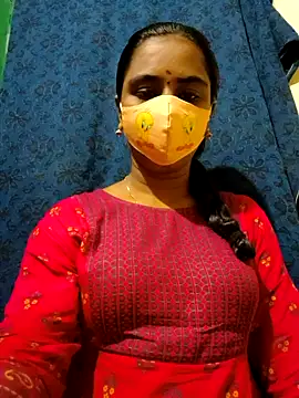 Snapshot of mini-queen chatting on October 4, 2025, 7:34 pm mini-queen online show from October 4, 2025, 7:34 pm