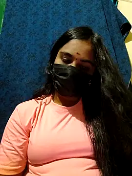 Snapshot of mini-queen chatting on October 5, 2025, 11:52 am mini-queen online show from October 5, 2025, 11:52 am