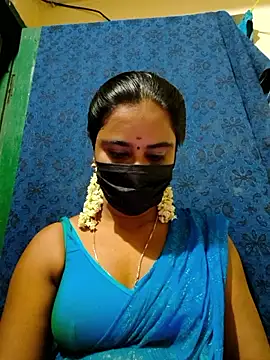 Snapshot of mini-queen chatting on October 11, 2025, 7:34 pm mini-queen online show from October 11, 2025, 7:34 pm