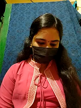 Snapshot of mini-queen chatting on October 12, 2025, 9:52 am mini-queen online show from October 12, 2025, 9:52 am