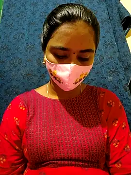 Snapshot of mini-queen chatting on October 19, 2025, 8:15 am mini-queen online show from October 19, 2025, 8:15 am