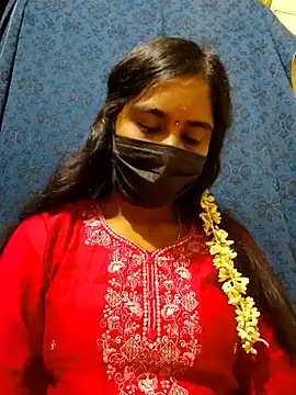 mini-queen online show from December 19, 2025, 10:33 am