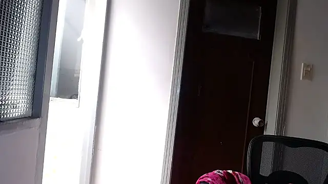 snow belle online show from January 14, 2026, 7:41 pm