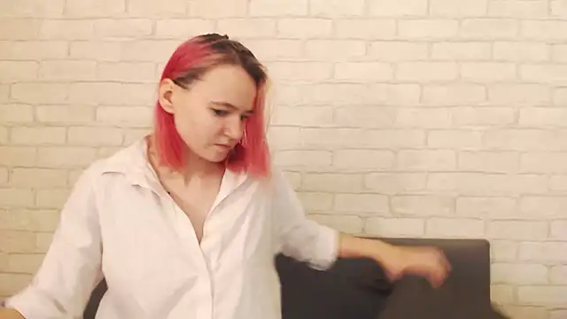 Ericha Stone online show from December 2, 2025, 1:22 am