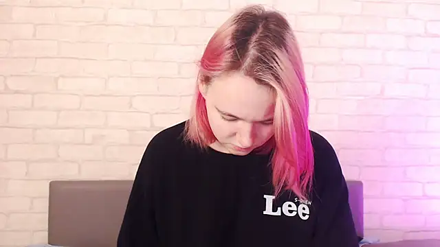 Ericha Stone online show from December 5, 2025, 1:47 am