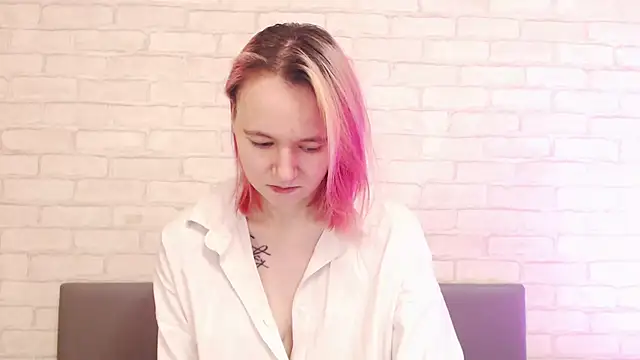 Ericha Stone online show from December 14, 2025, 1:55 am