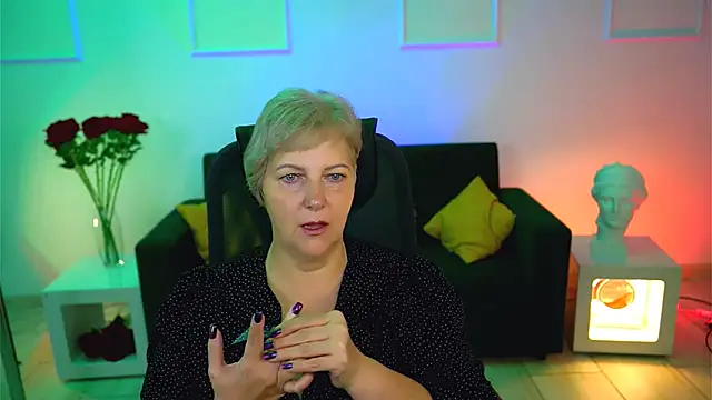 MaryMogan online show from October 15, 2025, 4:56 am