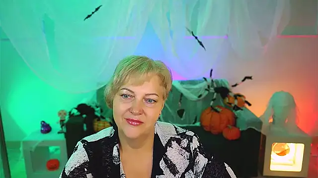 MaryMogan online show from October 30, 2025, 4:14 am