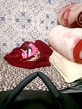 Mayamimi online show from November 18, 2025, 1:37 pm