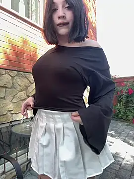 YourLittleDevil online show from June 18, 2026, 6:35 am
