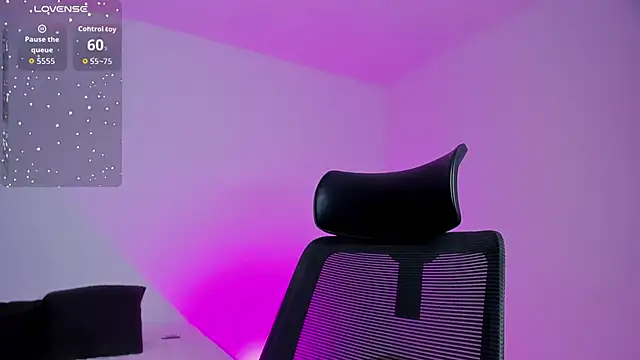 Emilywillis8 online show from September 15, 2025, 12:27 pm