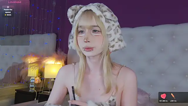 cutetomie online show from June 14, 2026, 9:06 pm