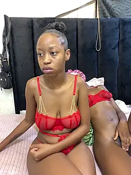 SexyPetitex25 online show from March 12, 2026, 7:31 pm