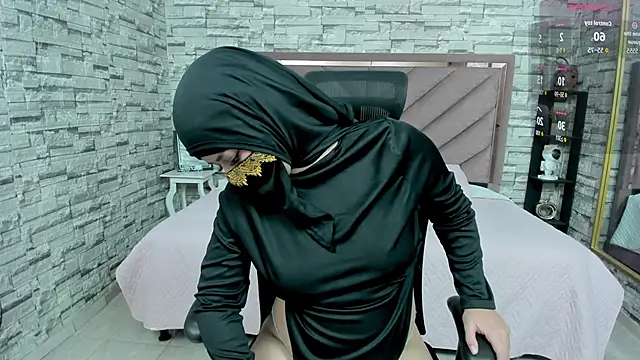 Snapshot of Amal_Bakir chatting on October 11, 2025, 12:21 am Amal Bakir online show from October 11, 2025, 12:21 am