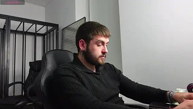 Mike Platano online show from October 7, 2025, 7:11 pm