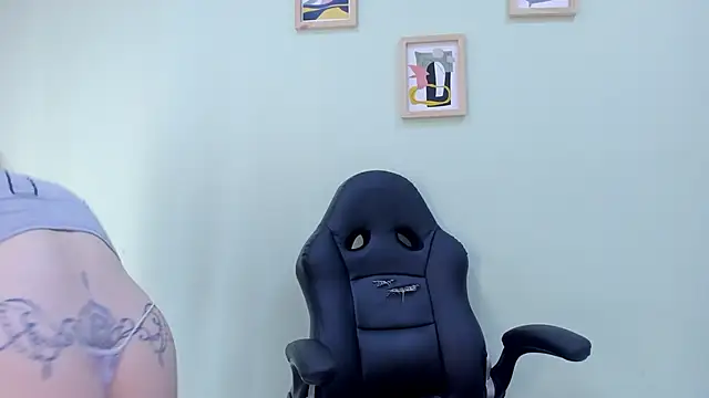 sophieturner mg online show from June 9, 2026, 7:03 pm