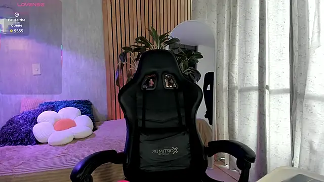 emma       online show from January 18, 2026, 9:07 pm