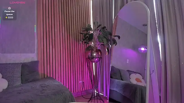 emma       online show from March 4, 2026, 8:26 pm