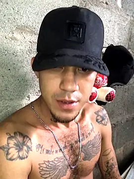 Snapshot of tattoos22 chatting on October 26, 2025, 1:17 pm tattoos22 online show from October 26, 2025, 1:17 pm