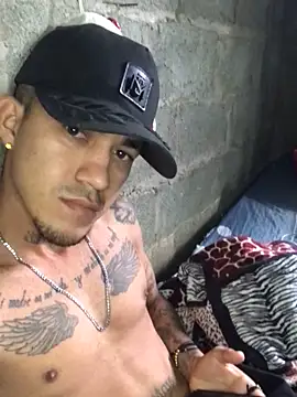 Snapshot of tattoos22 chatting on October 28, 2025, 11:47 am tattoos22 online show from October 28, 2025, 11:47 am