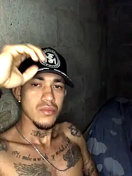 Snapshot of tattoos22 chatting on November 11, 2025, 11:32 am tattoos22 online show from November 11, 2025, 11:32 am