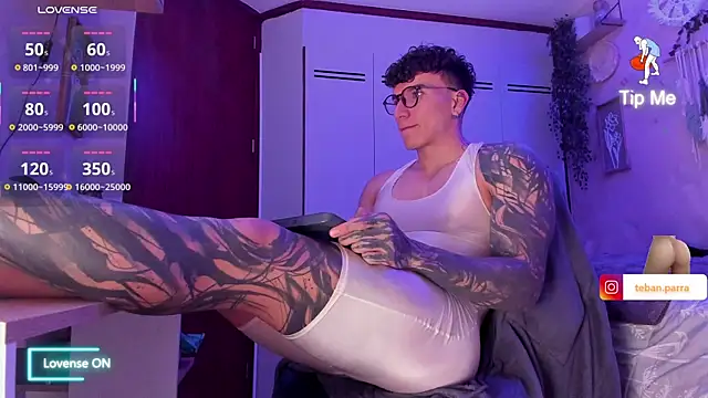 Snapshot of estebandi_do chatting on November 8, 2025, 4:34 am estebandi do online show from November 8, 2025, 4:34 am