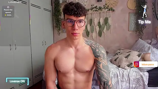 Snapshot of estebandi_do chatting on November 30, 2025, 9:30 pm estebandi do online show from November 30, 2025, 9:30 pm