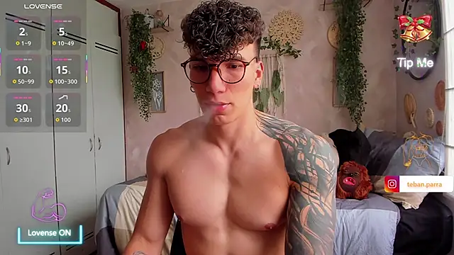 Snapshot of estebandi_do chatting on January 8, 2026, 2:52 pm estebandi do online show from January 8, 2026, 2:52 pm