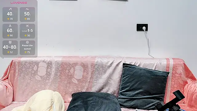 titty150150 online show from September 13, 2025, 11:43 am