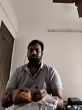 vinay smalldick online show from November 30, 2025, 2:37 am