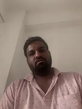 vinay smalldick online show from June 16, 2026, 1:52 am