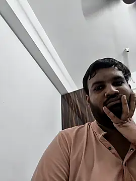 vinay smalldick online show from June 19, 2026, 2:32 pm