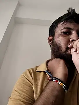 vinay smalldick online show from June 28, 2026, 3:23 am