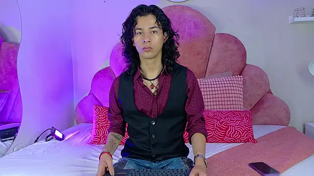 Snapshot of BenjiFiore_ chatting on September 23, 2025, 7:28 pm BenjiFiore  online show from September 23, 2025, 7:28 pm