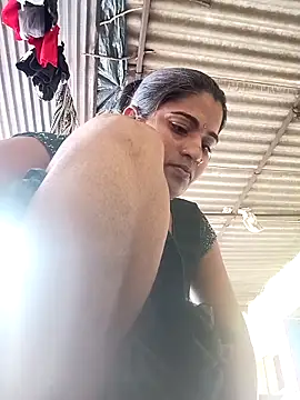 Snapshot of Hansini_Gowda chatting on November 1, 2025, 5:31 am Hansini Gowda online show from November 1, 2025, 5:31 am