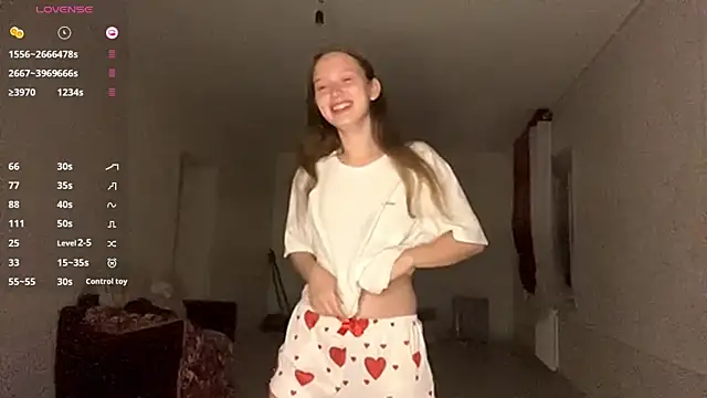 Snapshot of CharlynDini chatting on September 14, 2025, 4:06 pm CharlynDini online show from September 14, 2025, 4:06 pm