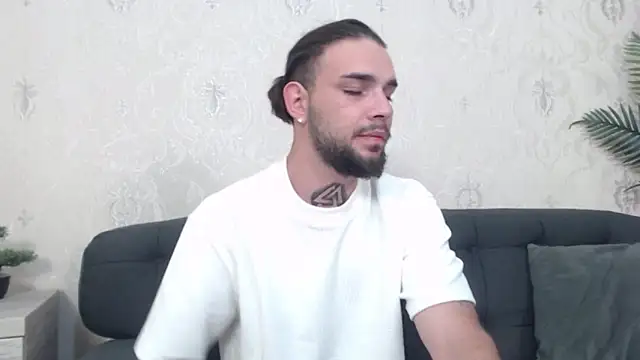 Snapshot of DanyelCarter chatting on September 30, 2025, 7:08 pm DanyelCarter online show from September 30, 2025, 7:08 pm