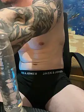 fronkie9384 online show from February 14, 2026, 8:38 pm