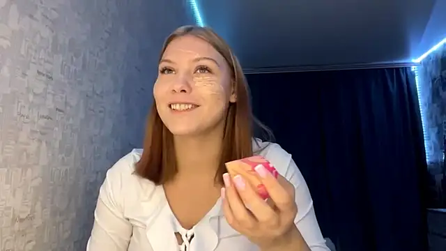 Snapshot of SwiiSweet chatting on October 21, 2025, 4:08 pm SwiiSweet online show from October 21, 2025, 4:08 pm