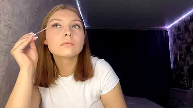 Snapshot of SwiiSweet chatting on October 22, 2025, 4:18 pm SwiiSweet online show from October 22, 2025, 4:18 pm