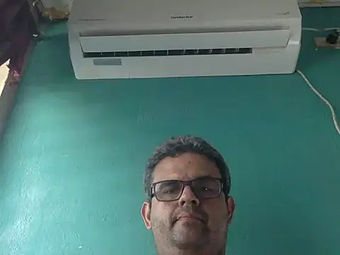 Snapshot of Katracho6969 chatting on September 28, 2025, 3:39 pm Katracho6969 online show from September 28, 2025, 3:39 pm