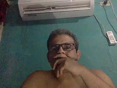 Snapshot of Katracho6969 chatting on October 1, 2025, 3:23 am Katracho6969 online show from October 1, 2025, 3:23 am