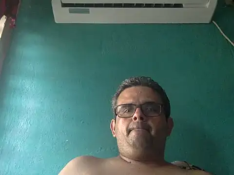 Snapshot of Katracho6969 chatting on October 2, 2025, 9:22 pm Katracho6969 online show from October 2, 2025, 9:22 pm