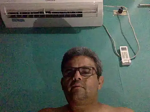 Snapshot of Katracho6969 chatting on October 4, 2025, 2:09 am Katracho6969 online show from October 4, 2025, 2:09 am