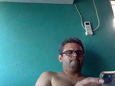 Snapshot of Katracho6969 chatting on October 5, 2025, 2:48 pm Katracho6969 online show from October 5, 2025, 2:48 pm